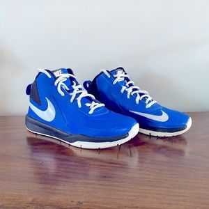 Nike Hightop Basketball Shoes 4Y